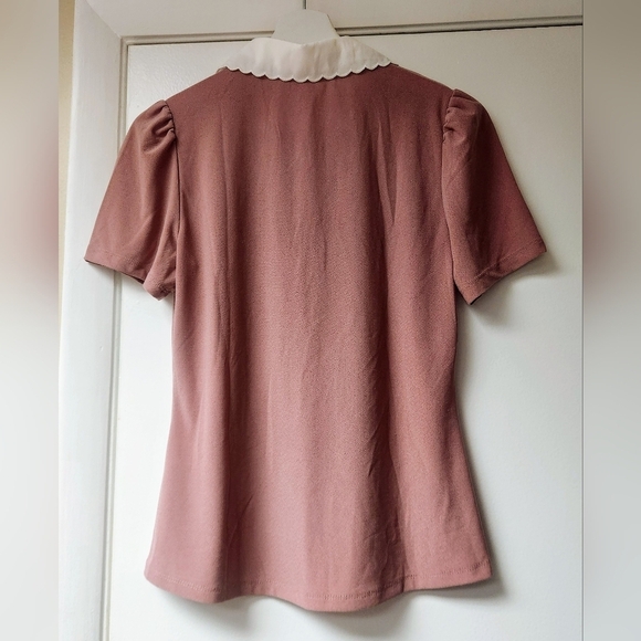 Flower a Feather Mauve Top With White Embroidered Collar And Jeweled Button M - Picture 8 of 16